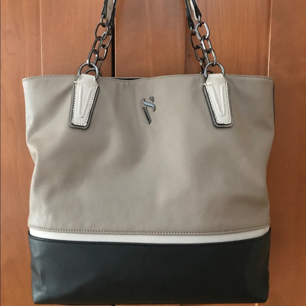 Vera Wang Simply Vera Purse